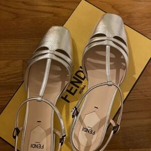 Fendi Metallic flat T strap sandal size 37